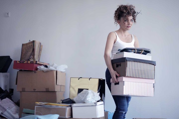Packing boxes for moving house - Photo by Andrea Piacquadio from Pexels
